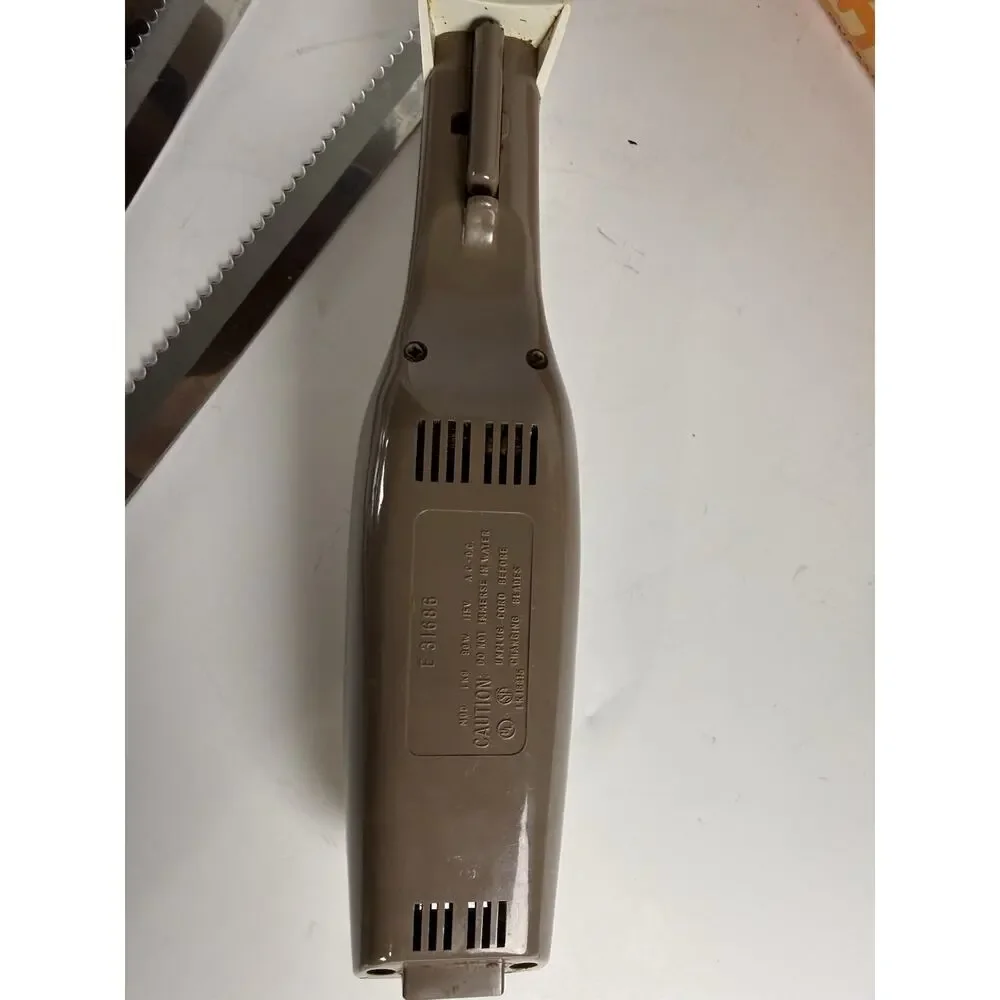 1960’s Lady Vanity Slimline Corded Electric Knife Beige 8